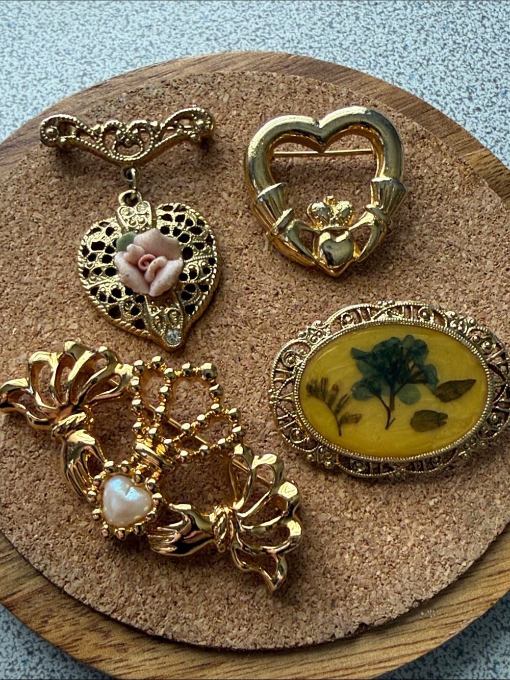 4 piece Gold-Tone Floral Heart and Botanical claddaugh Brooch pin Avon 1928